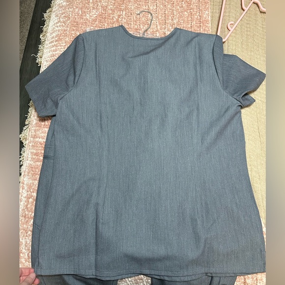 FIGS gray scrubs size medium top, large joggers - Picture 5 of 9